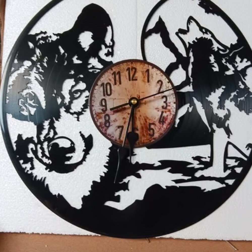 Vintage Time Vault Treasures Wolf Wall Clock-Unique Record Album Art Design NIB